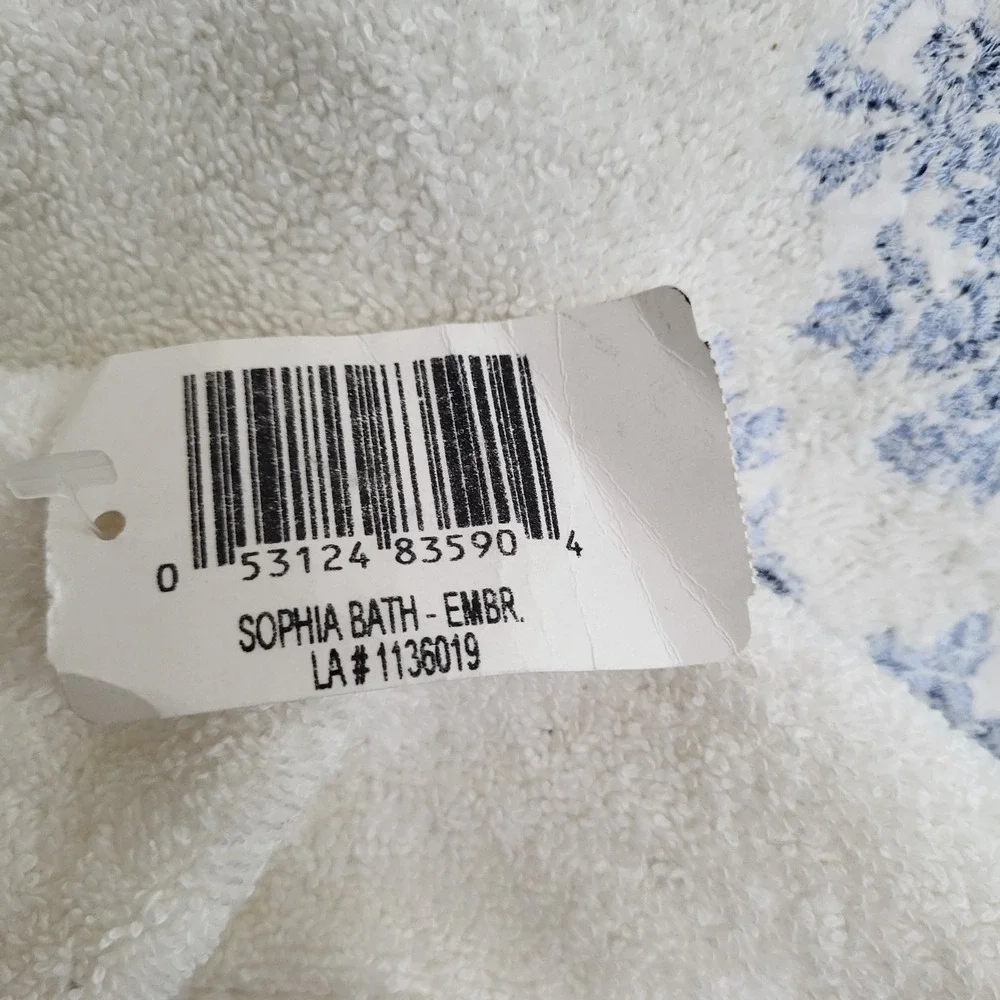 VTG Pair Laura Ashley Embroidered Blue Floral Bath Towel Made In USA Set Of 2